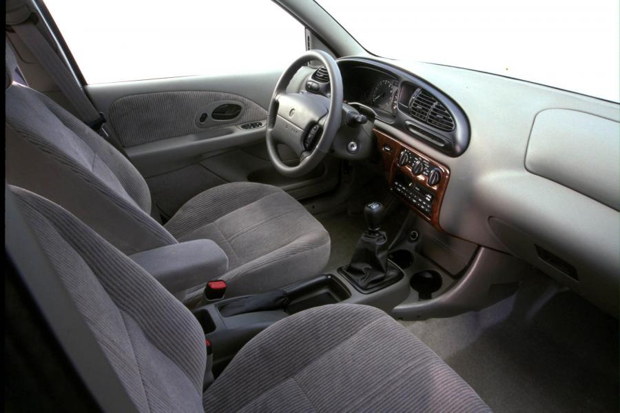 Mercury Mystique 1998 года  (фото 11 из 26)